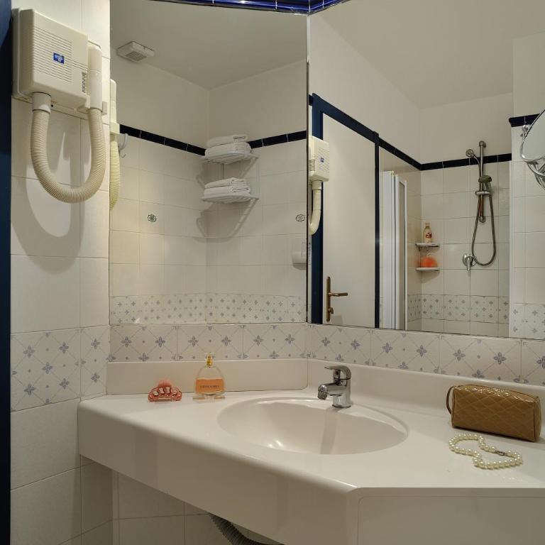 Hotel Ascot Riccione - Economy Double or Twin Room with Balcony (without Sea View) - 3