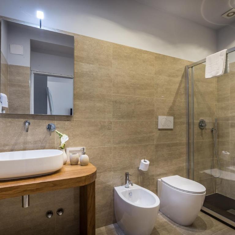 Blu Notte Guest House - Deluxe Triple Room - 2