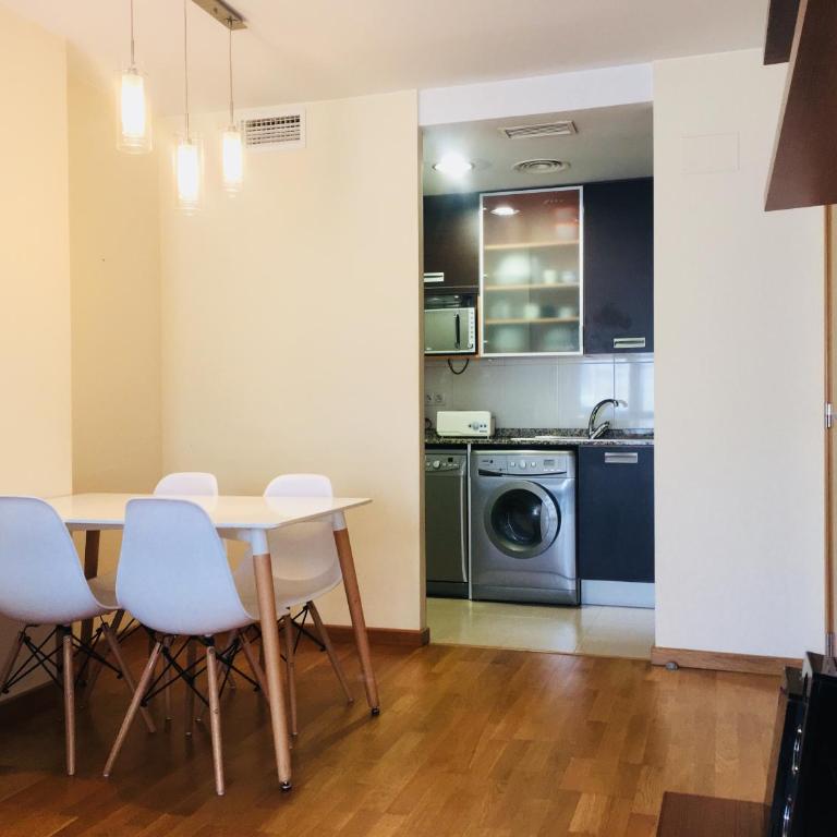 Sun Apartament Valencia @ City Arts & Sciences + Parking - Apartment with Balcony - 7