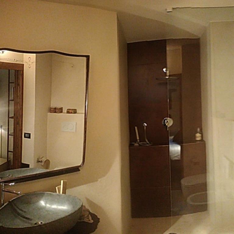 B&B L'Abric - centro storico di Limonetto - Camera Matrimoniale con Bagno Privato - 7