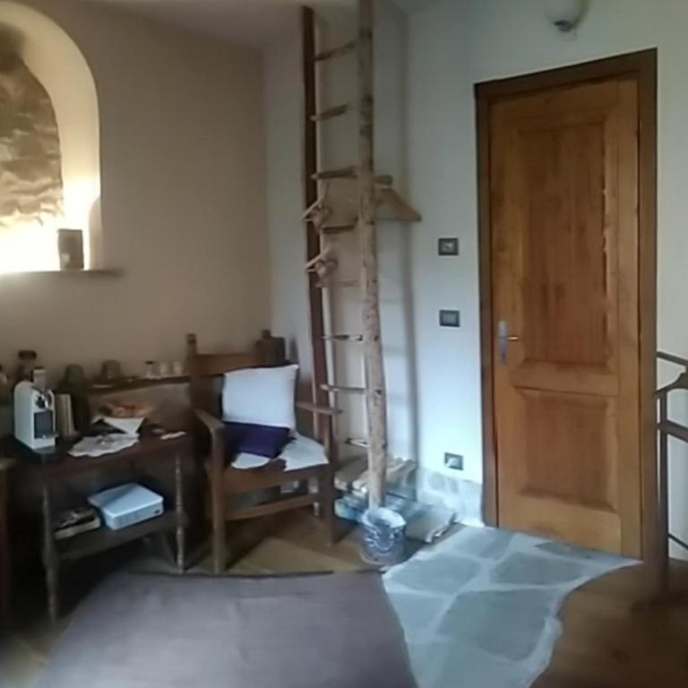 B&B L'Abric - centro storico di Limonetto - Camera Matrimoniale con Bagno Privato - 5