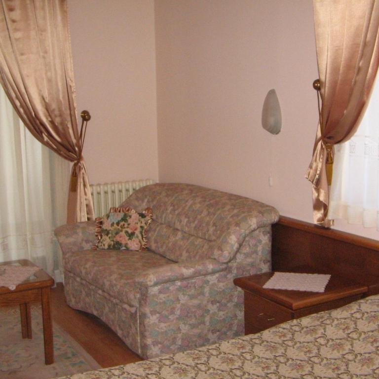 Garni Hotel PBG - Suite with Balcony - 8