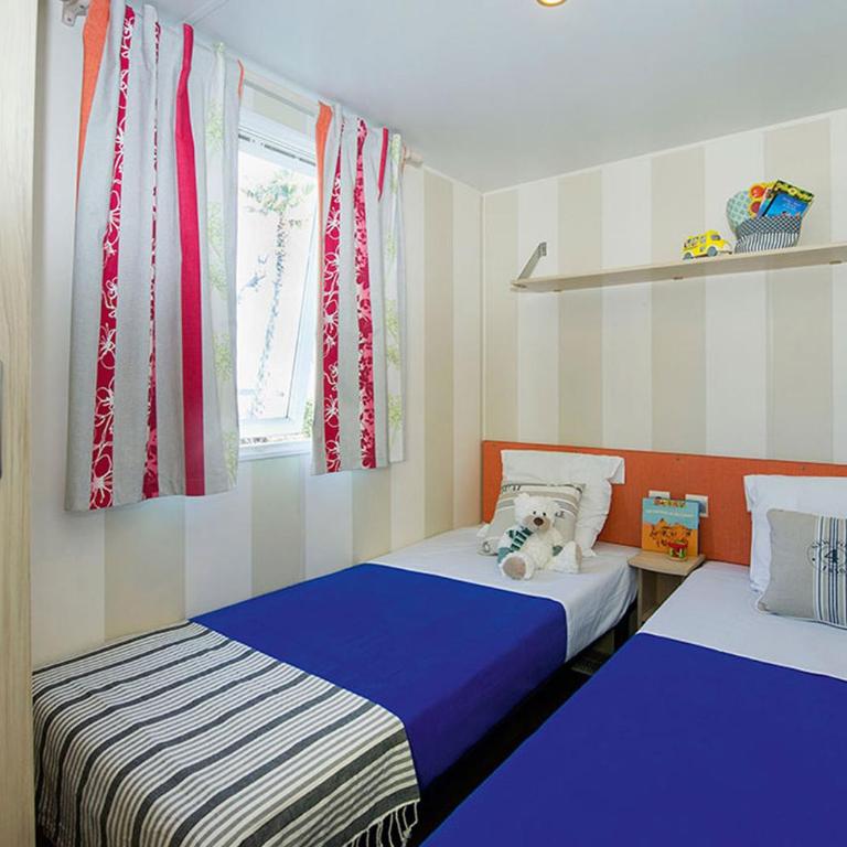 Mobilhome Climatisé 3CH 6P dans Parc des 7 Fonts - Mobile Home - 14