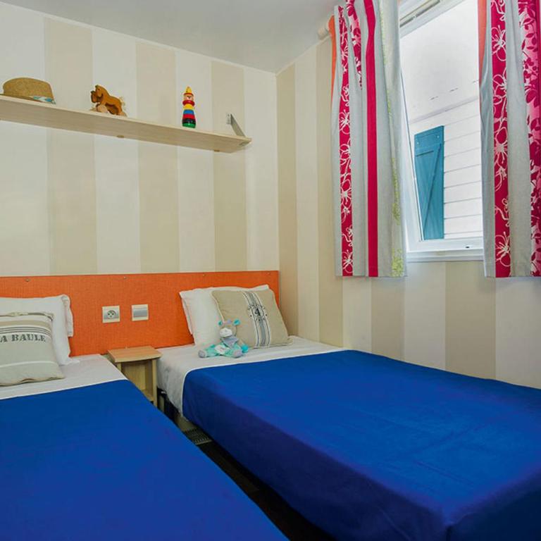 Mobilhome Climatisé 3CH 6P dans Parc des 7 Fonts - Mobile Home - 22