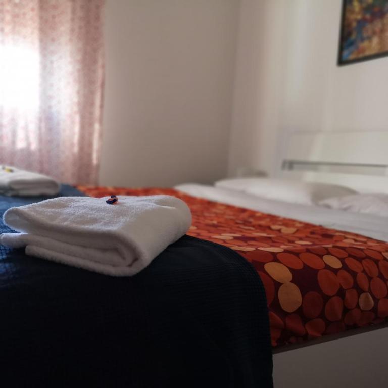 B&B Colombo - Chambre Triple Économique avec Salle de Bains Commune - 9