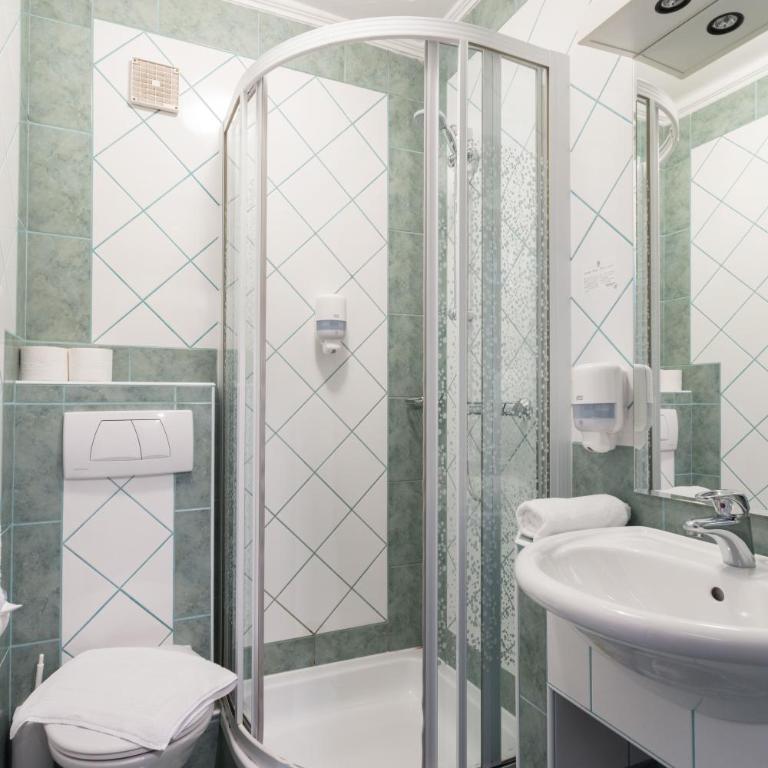 Hotel Pass Lueg - Dreibettzimmer - 2
