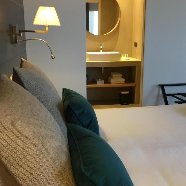 Hôtel de la Plage - Saint Jean de Luz - Chambre Prestige avec Balcon - Vue sur Mer - 12