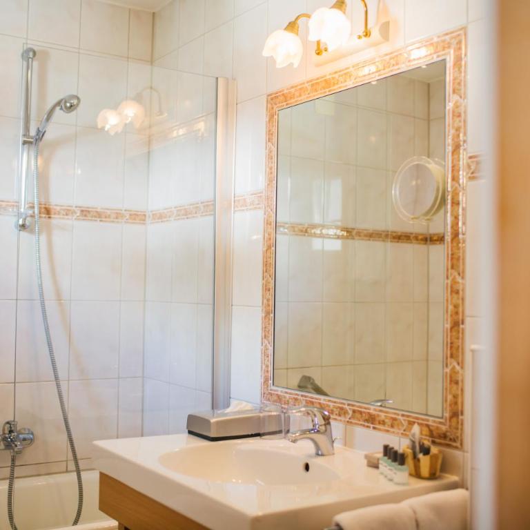 Hotel Dr Otto Murr B&B - Kleines Doppel-/Zweibettzimmer - 8