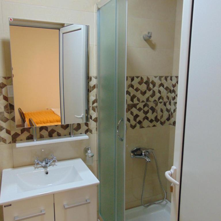 Apartments Bibic - Apartment with Sea View - 4
