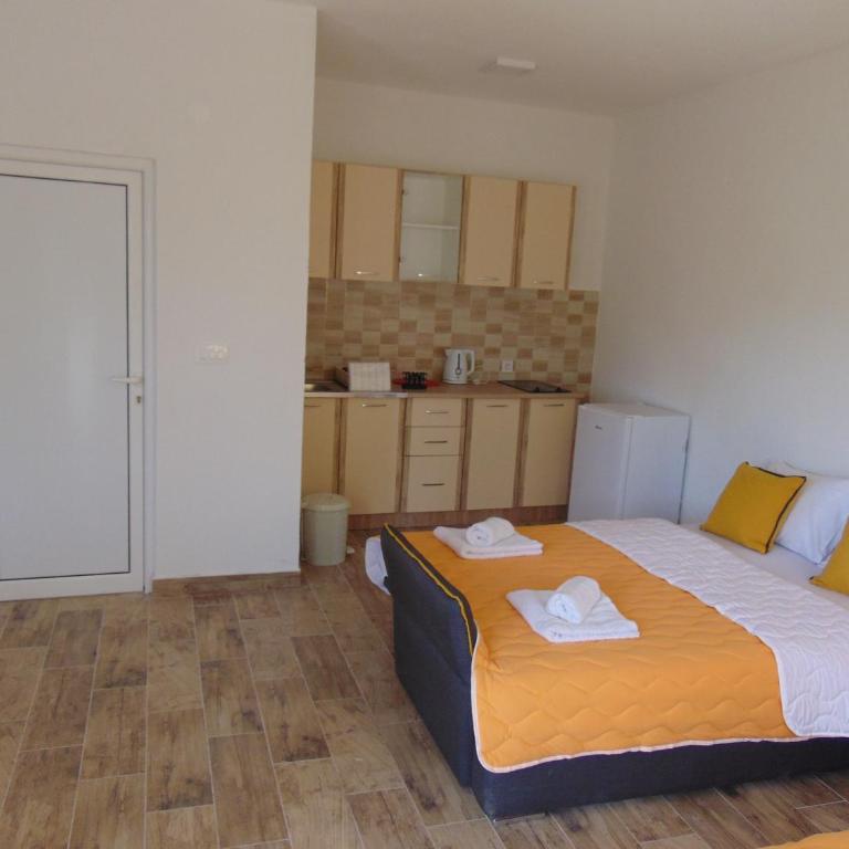 Apartments Bibic - Studio Apartment with Sea View - 3