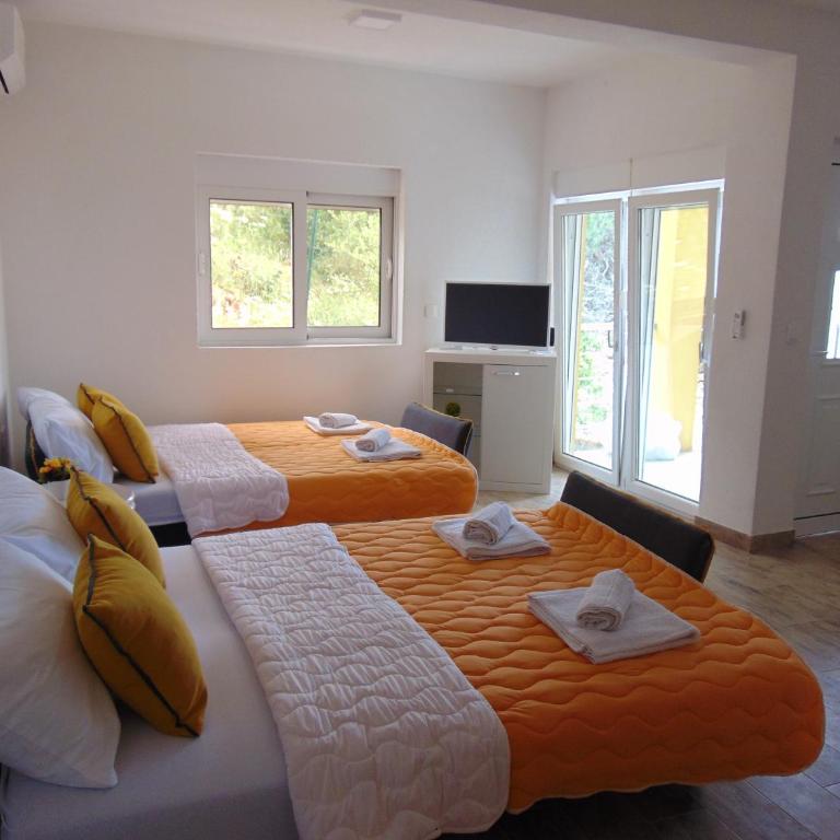 Apartments Bibic - Studio Apartment with Sea View - 1