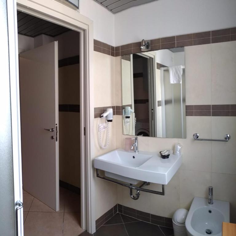 Residence Ilario Suite Hotel - One-Bedroom Apartment with Balcony - 3