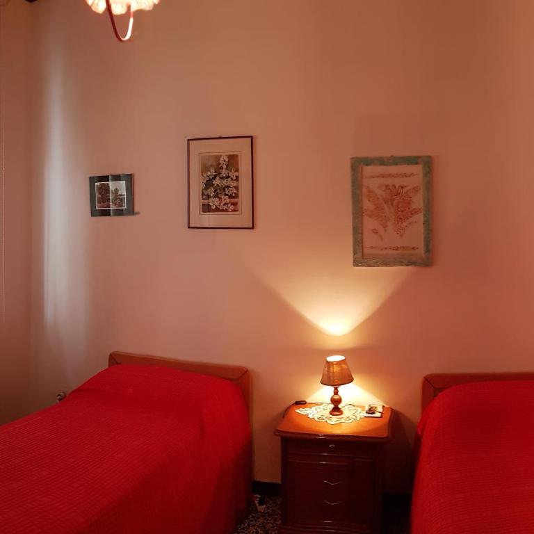 B&B In Centro - Camera Doppia con Letti Singoli e Bagno in Comune - 3
