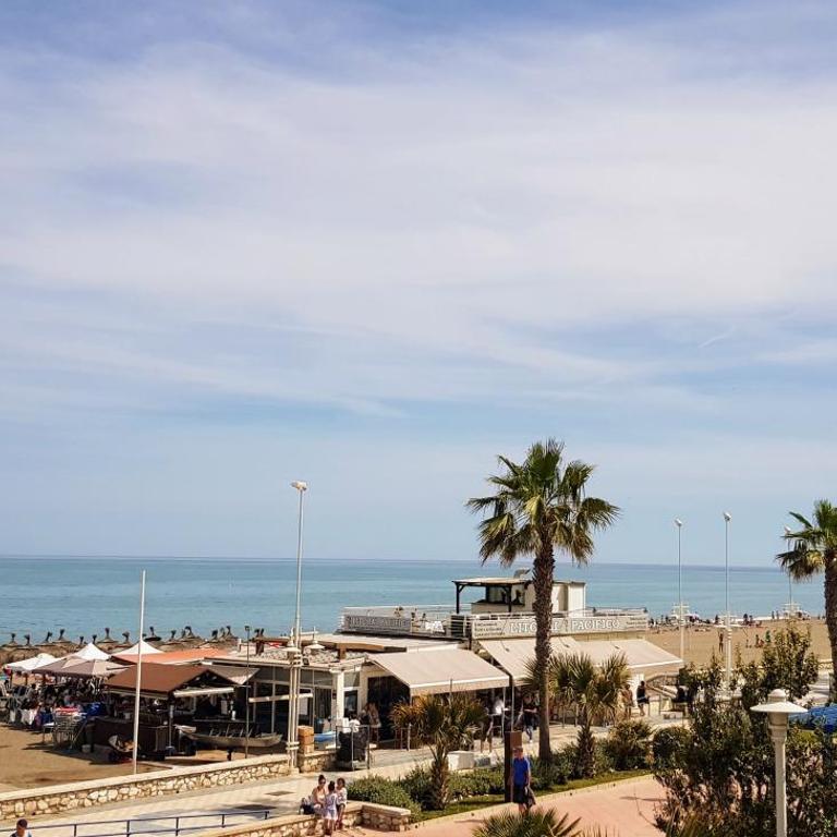 GENUAR APARTMENTS 3 Bedroom close to beach - Apartamento - 30