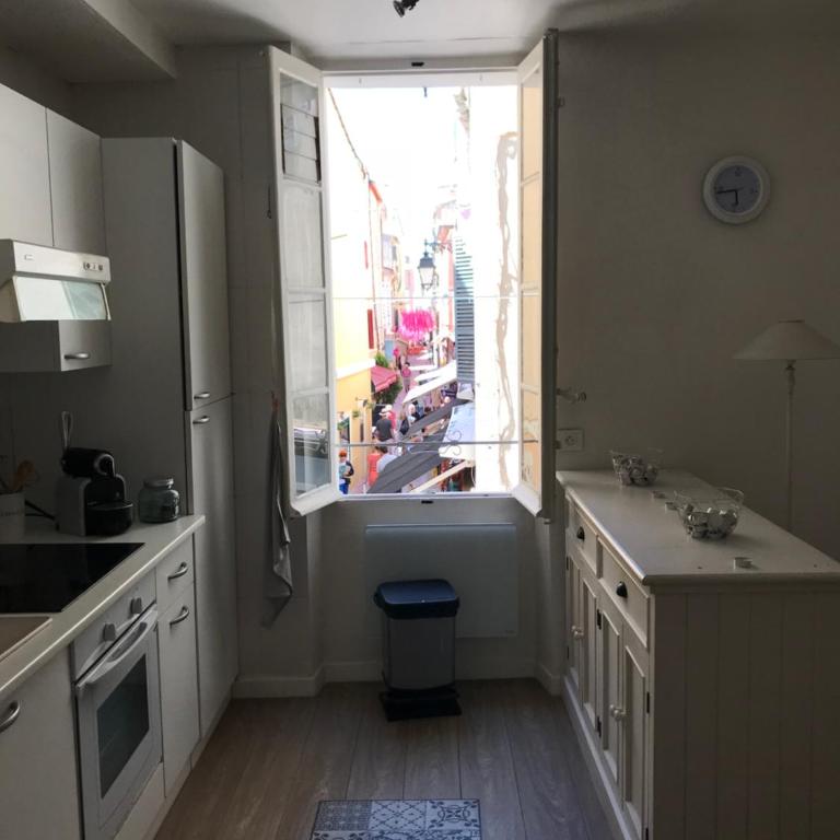 Studio tt équipé parking cœur ville - Apartment - 28