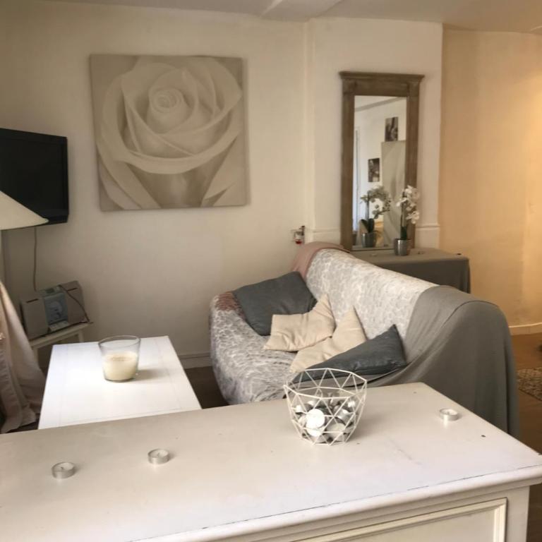 Studio tt équipé parking cœur ville - Apartment - 35