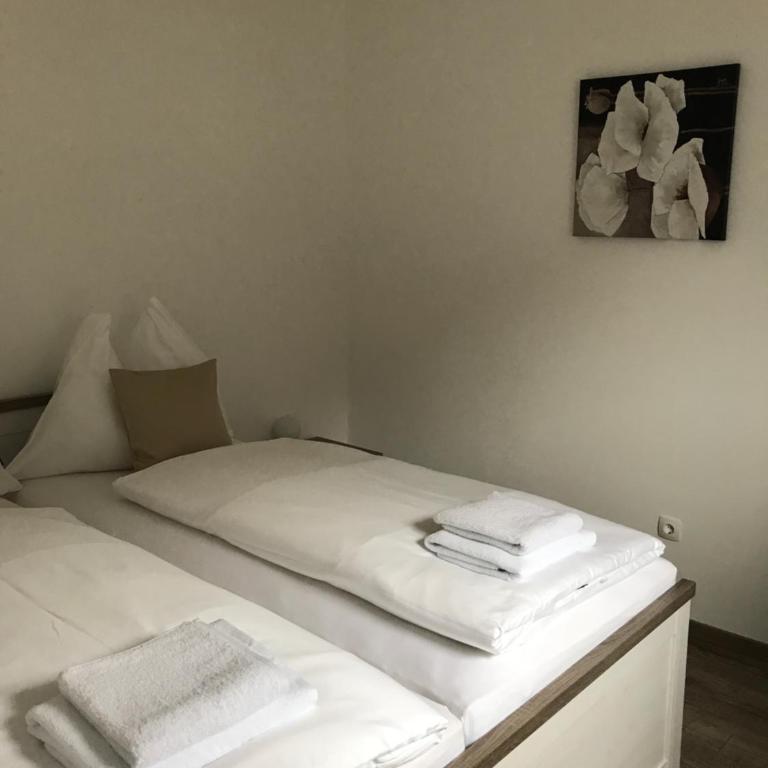 Pension Kirchenwirt - Doppelzimmer mit Terrasse - 4