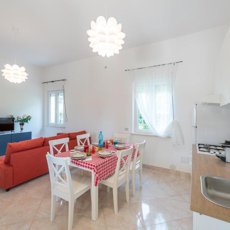 Casa Lupa Magnifica con Giardino - Villa - 15