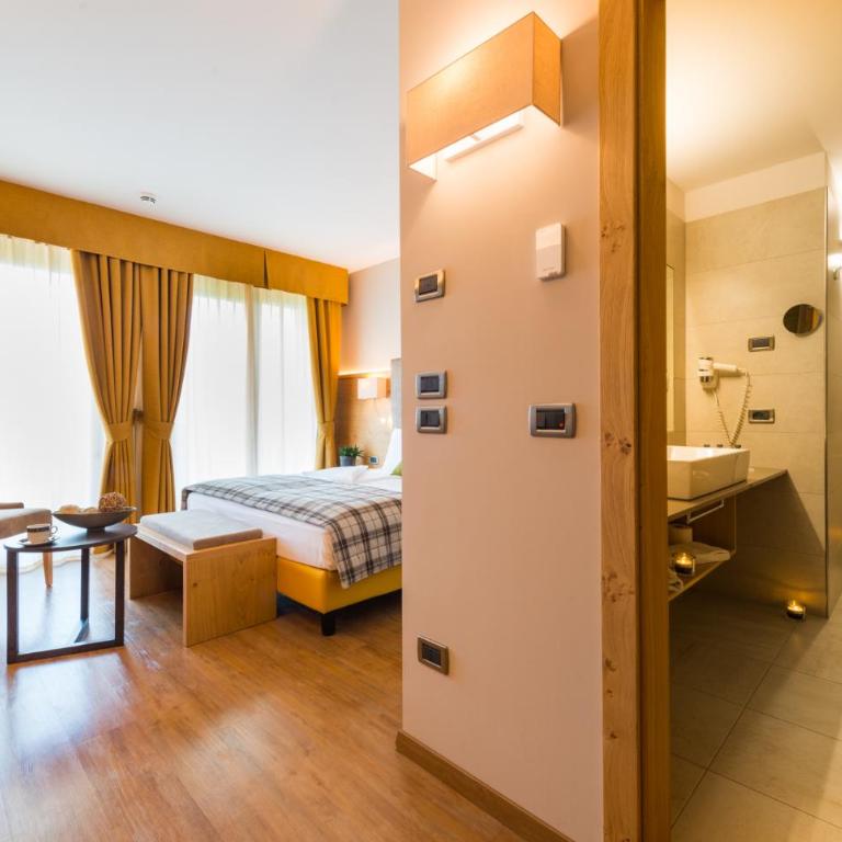 Hotel Ambassador - Junior Suite con Balcone - 5