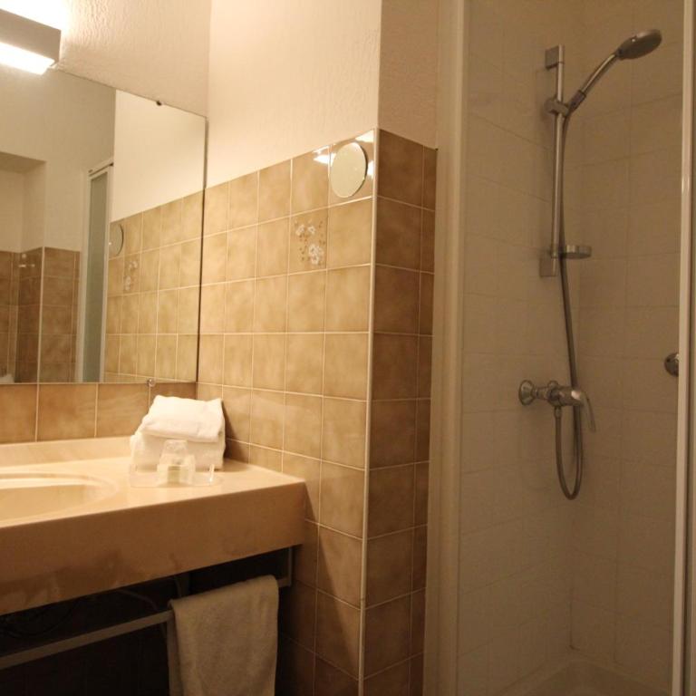 Logis Hotel restaurant des Thermes - Chambre Double Classique - 6