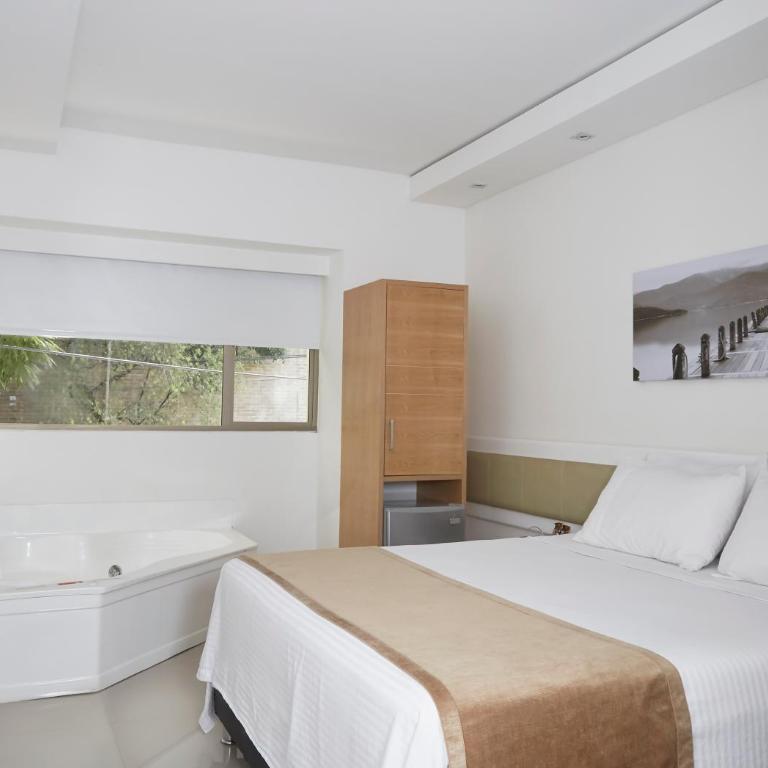 Hotel Zona A - Habitación Doble con bañera de hidromasaje - 5