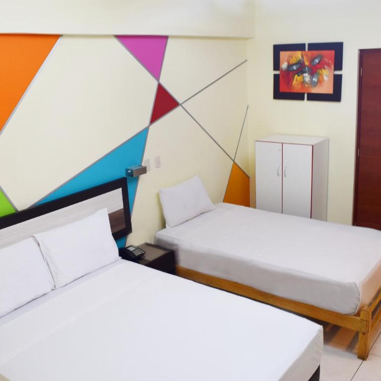 Hotel Colors Canada - Twin Room - 1