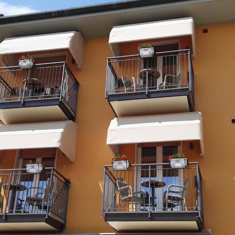 Alessio Camere - Camera Matrimoniale con Balcone - 5