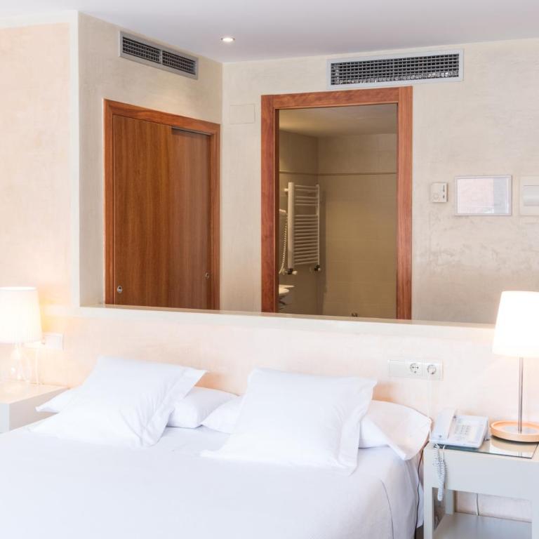 Hotel Carmen - Habitación Doble Deluxe con balcón - 7