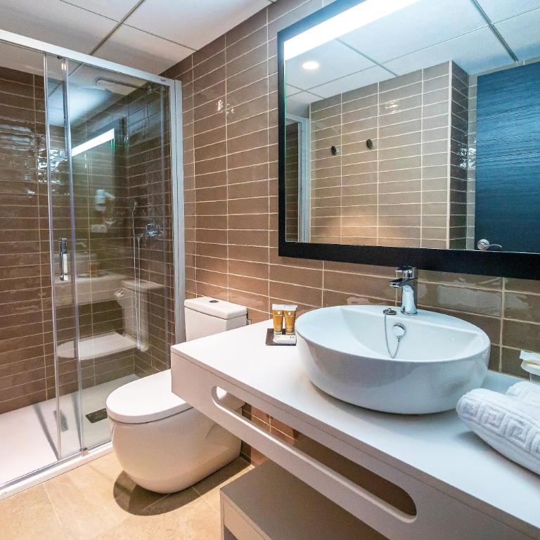 Golden Port Salou & Spa - Habitación Familiar - 4