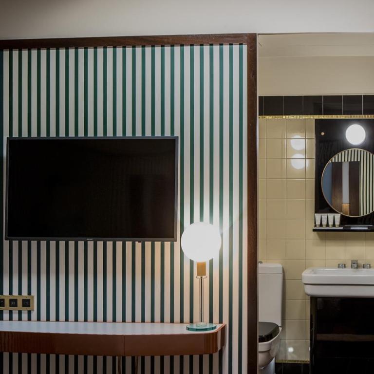 Hôtel du Rond-point des Champs-Élysées - Esprit de France - Chambre Double Deluxe - 4