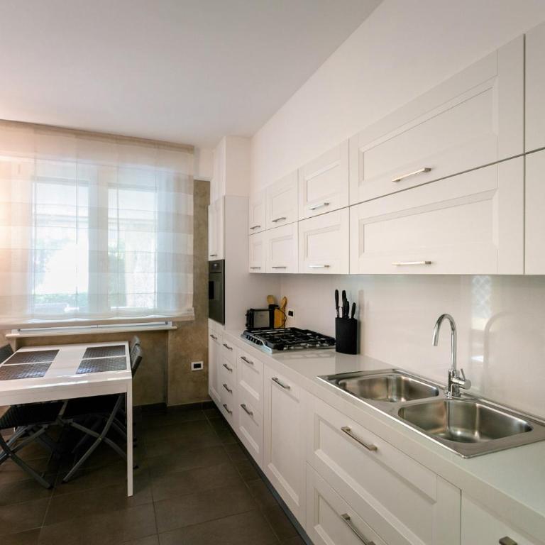 Sirmio Apartments - Primavera Stay - Deluxe Apartment with Garden and Lake View - 5