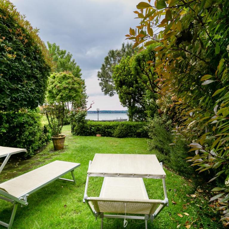 Sirmio Apartments - Primavera Stay - Family Apartment with Garden and Lake View - 6