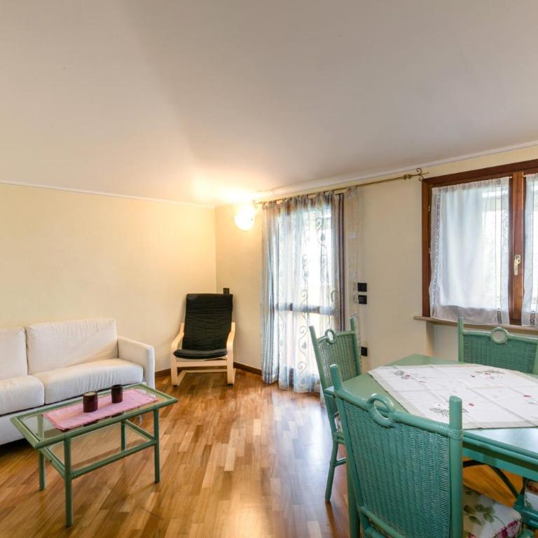 Sirmio Apartments - Primavera Stay - Top Floor Apartment with Terrace and Lake View - 3