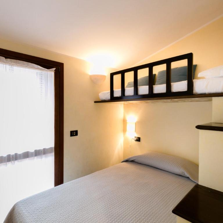 Sirmio Apartments - Primavera Stay - Top Floor Apartment with Terrace and Lake View - 2