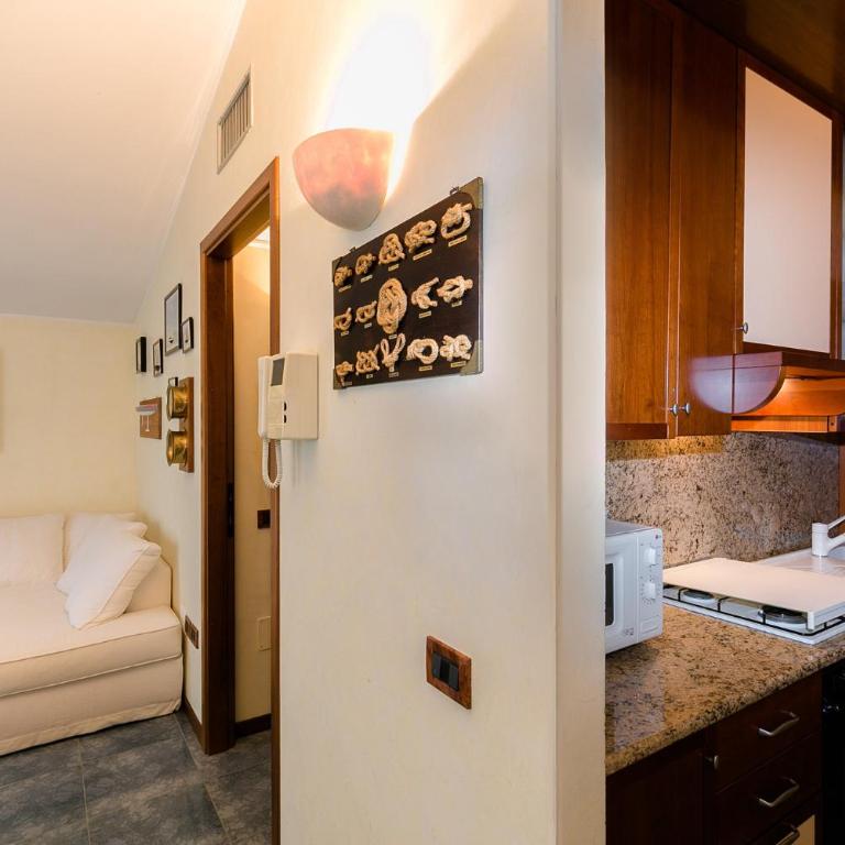 Sirmio Apartments - Primavera Stay - Top Floor Apartment with Terrace and Lake View - 6