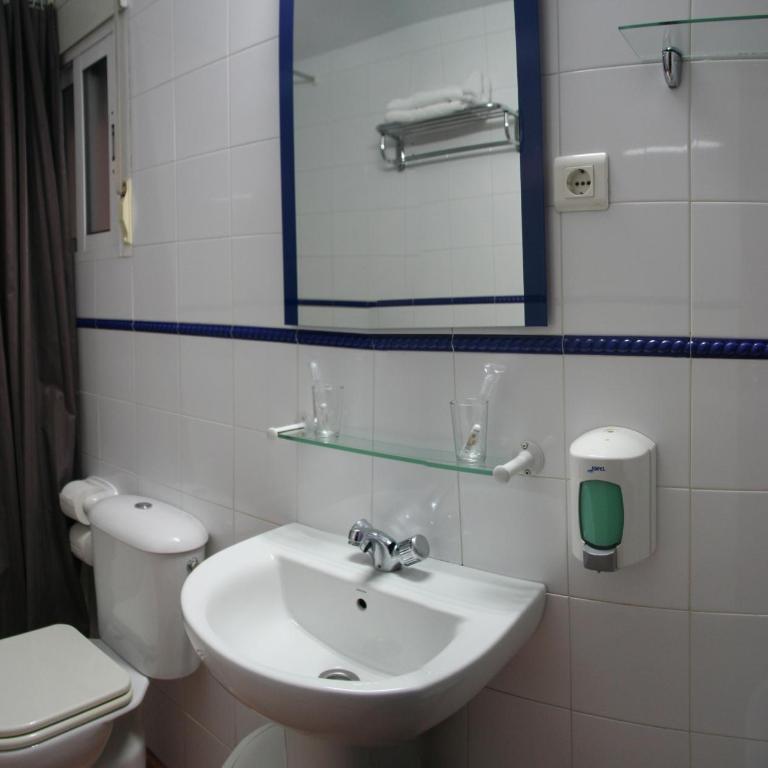 Hostal Jentoft - Habitación Triple Confort - 3