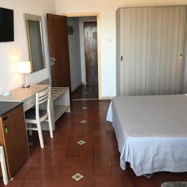 Hotel Mediterranée - Camera Matrimoniale/Doppia con Letti Singoli con Balcone e Vista Mare - 4