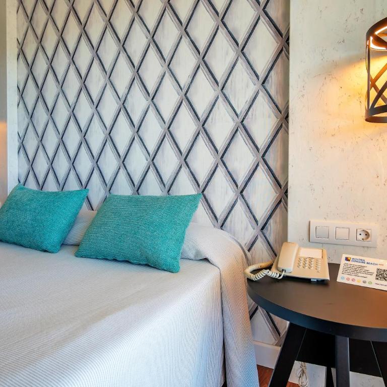 Golden Donaire Beach 4 Sup - Family Room - 5