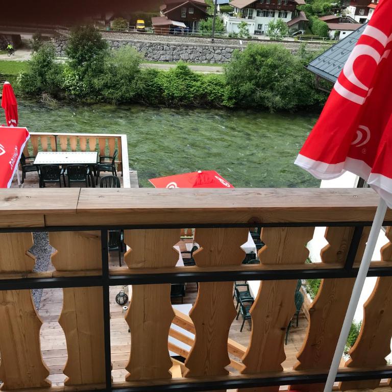Pension Kirchenwirt - Familienzimmer mit Balkon - 4