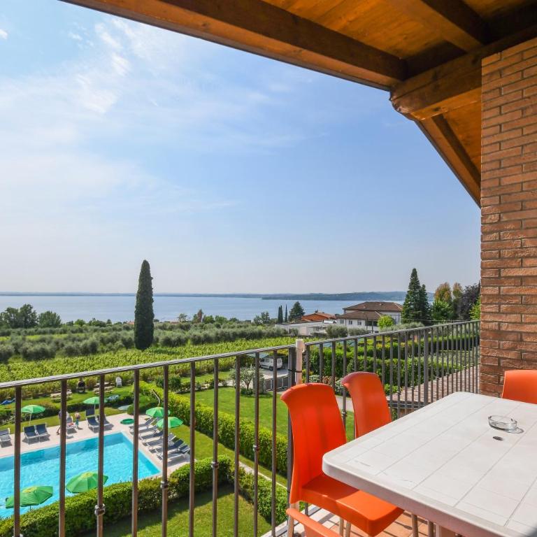Residence Corte Ferrari -Ciao Vacanze- - Standard One-Bedroom Apartment with Balcony and Lake View - 1
