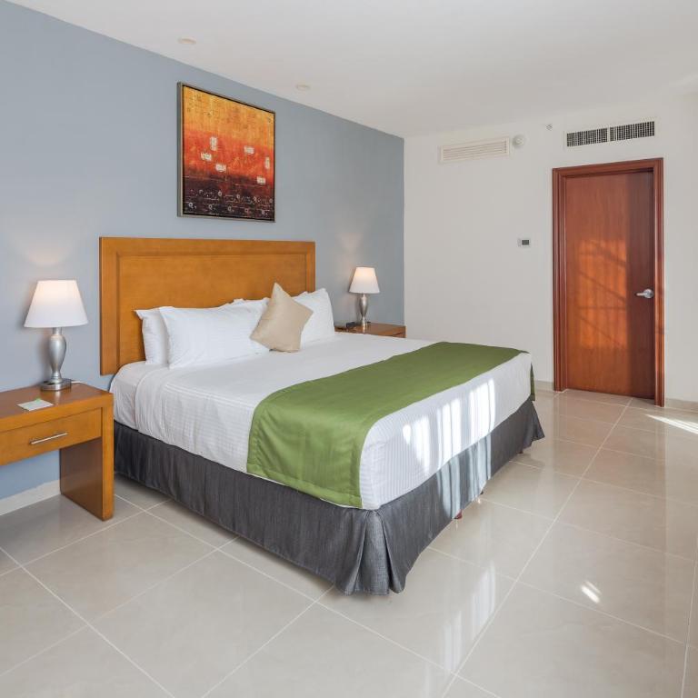 Wyndham Garden Playa del Carmen - One-Bedroom King Suite - Non-Smoking - 1