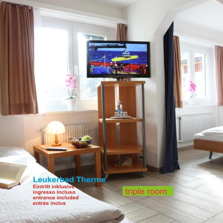Hotel Paradis-Leukerbad-Therme - Dreibettzimmer - 5