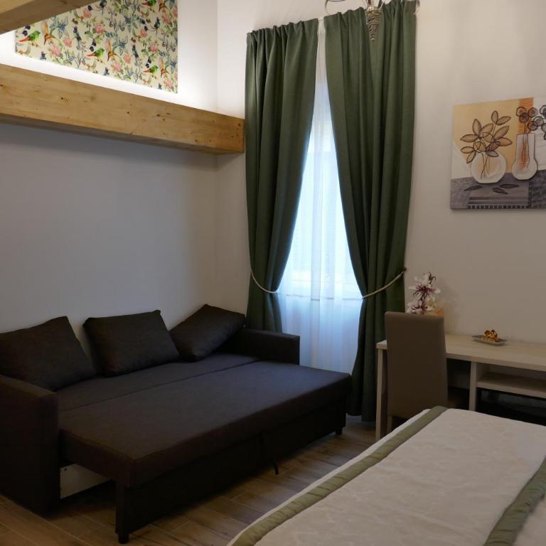 Elisa Guest House - Camera Tripla Superior - 3