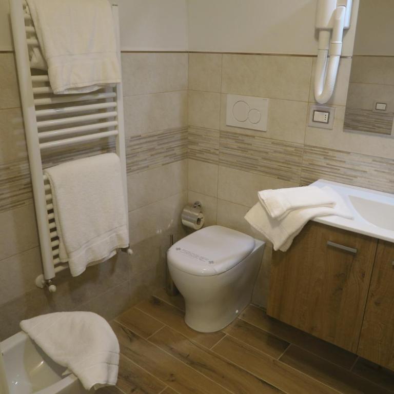 Elisa Guest House - Camera Tripla Superior - 5