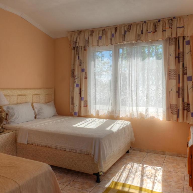 Hotel Independencia - Triple Room - 5