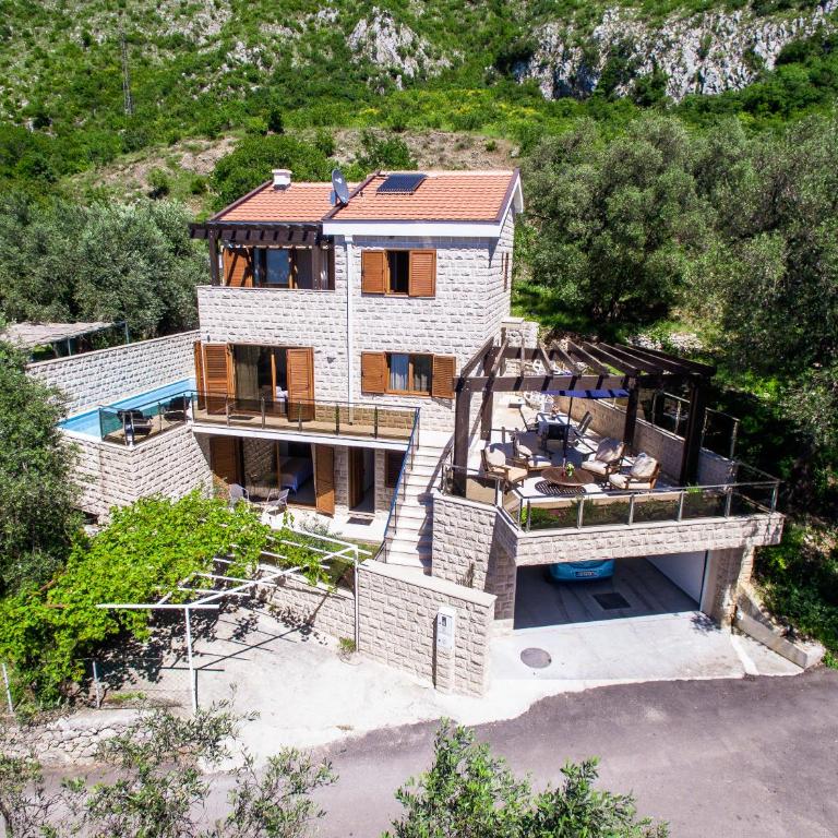 Villa Rijeka Rezevici - Villa with Private Pool - 8