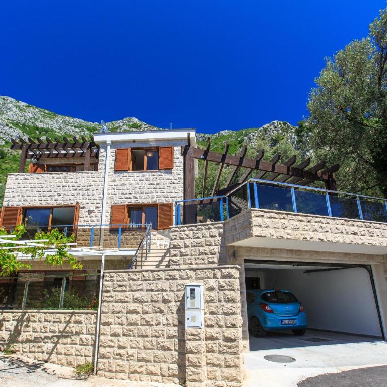 Villa Rijeka Rezevici - Villa with Private Pool - 19