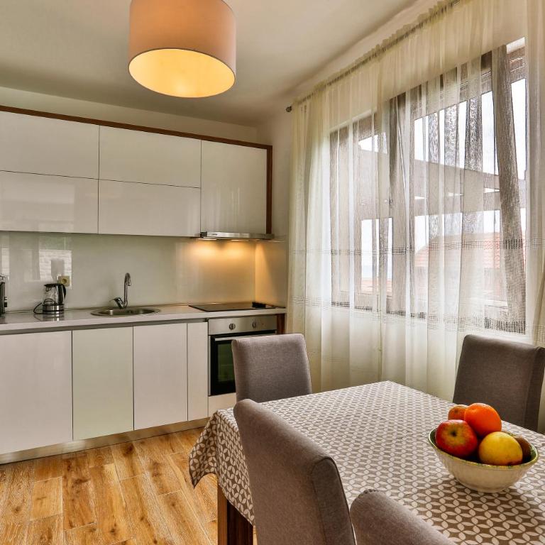 Villa Rijeka Rezevici - Villa with Private Pool - 14