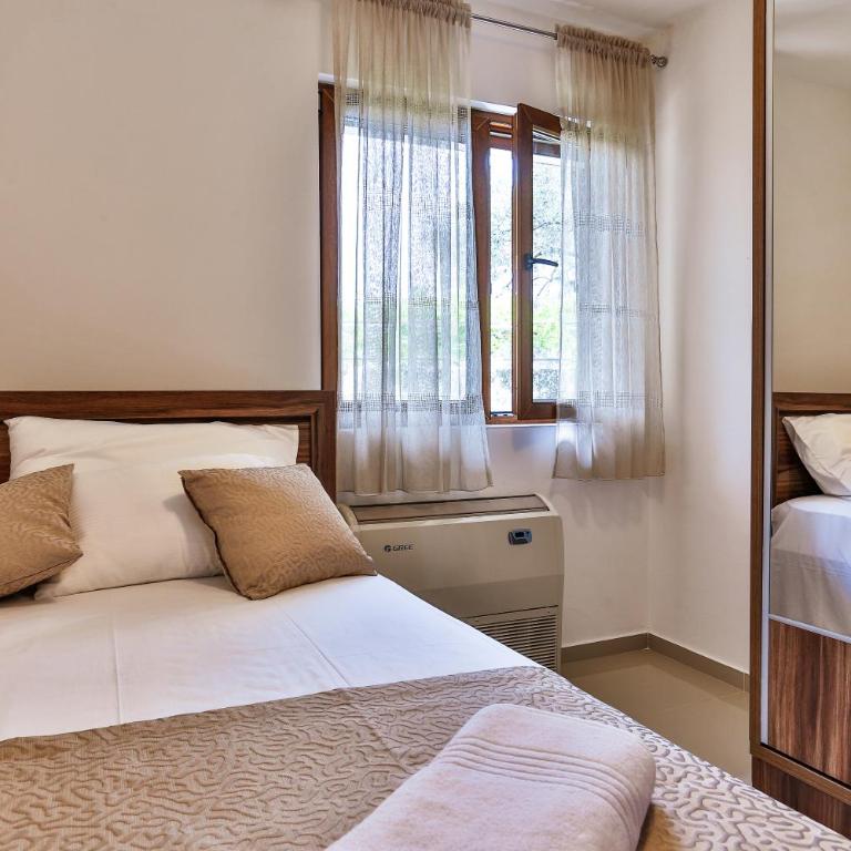 Villa Rijeka Rezevici - Villa with Private Pool - 27