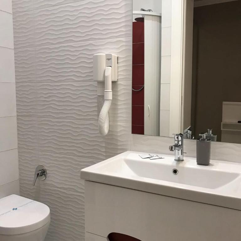 Ann Inn - Camera Matrimoniale/Doppia con Letti Singoli con Bagno Privato - 5